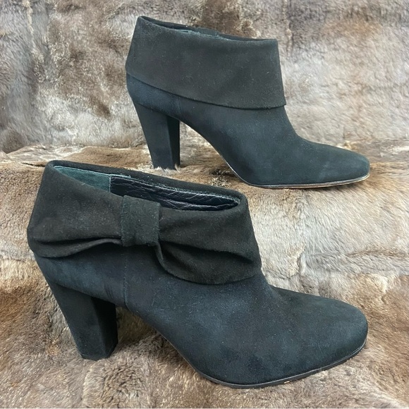 Kate Spade Bison Booties Sz 6.5 Black Suede Leather Bow Cuff 3" Heel Brazil - Picture 1 of 13